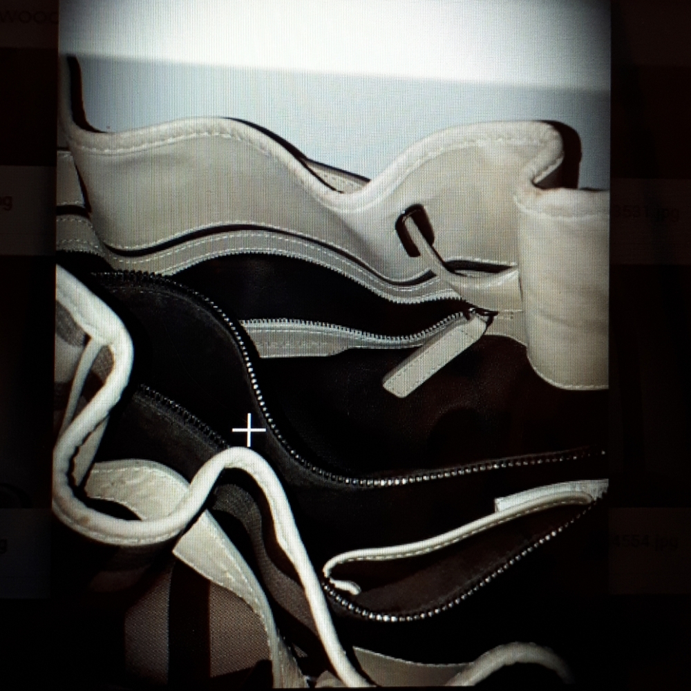 Handbag - Picture 4 of 6